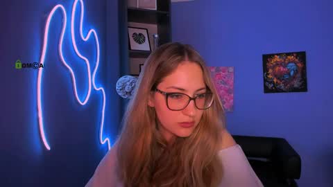 so_hot_rosalie online show from April 8, 7:38 pm