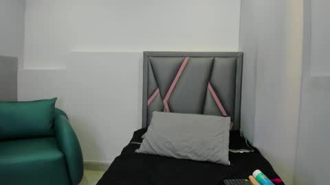 Sofa online show from October 13, 12:08 pm