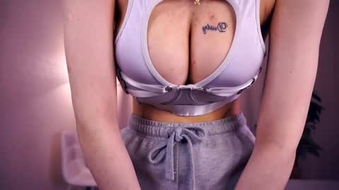 Hi My name is Sofia Welcome to my room Please thumbs up - its important online show from October 10, 6:51 am