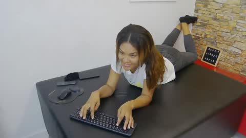 love online show from February 1, 2:37 am