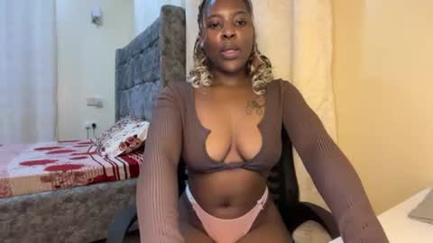 soft_nicole online show from July 29, 11:38 pm