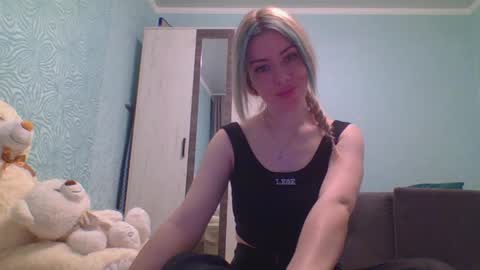 softy_aura online show from April 1, 5:10 pm