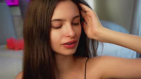 Eva 3 online show from March 6, 9:14 am