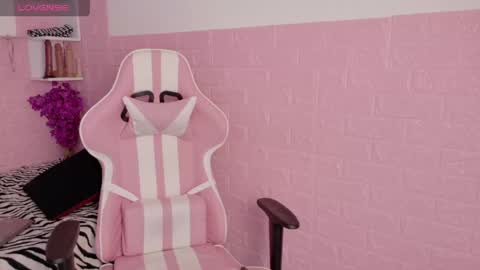 SOPHI online show from May 27, 2:14 pm