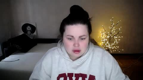 sophia__olsen online show from April 17, 6:26 am