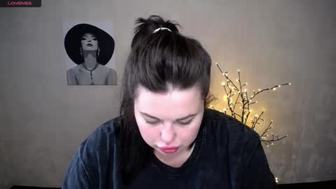 sophia__olsen online show from September 9, 5:40 am