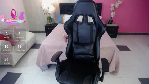 sophia_brunette21 online show from September 26, 12:36 pm