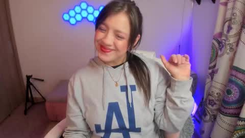 sophia_grants online show from January 8, 6:06 am