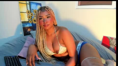 Sophie online show from May 23, 6:01 am
