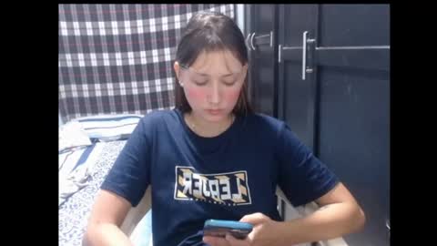 sophie online show from November 20, 6:36 am