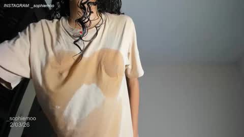 Sophie online show from March 2, 12:01 pm