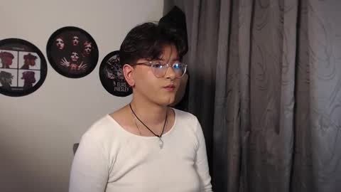 Sophie online show from December 5, 1:05 am