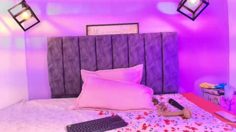         online show from September 28, 4:01 pm