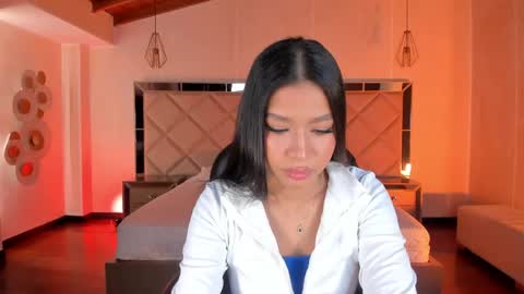 Sophie Houston online show from April 24, 3:09 am