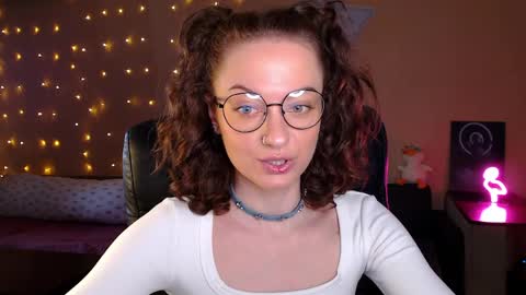 sophieleroux online show from April 10, 12:22 pm