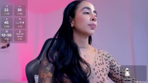 sophierooy online show from October 27, 6:35 pm