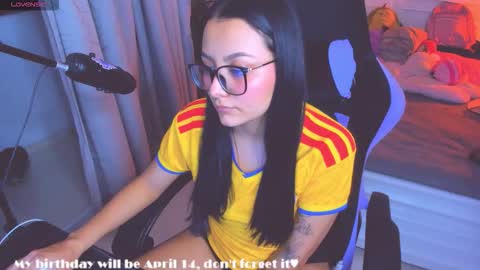 Lili online show from March 27, 1:51 am