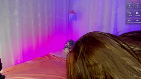 soyemi_ online show from December 14, 3:28 am