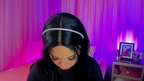 soyemi_ online show from January 30, 10:08 pm