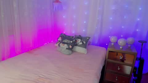 soyemi_ online show from December 31, 10:56 pm