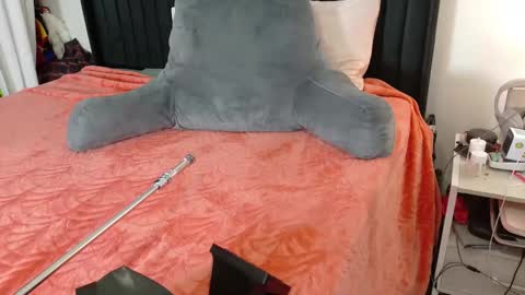 SpikedBella Same on all socials and OF online show from November 6, 11:43 pm