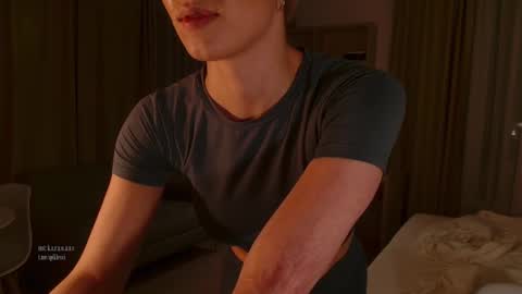 Elizabeth online show from September 20, 4:05 pm