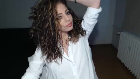 Doll online show from January 12, 6:06 am