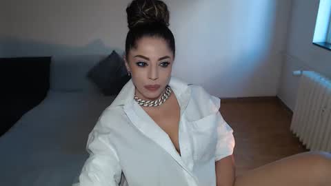 Doll online show from October 10, 9:58 am