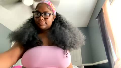 spreadthatassssssssss online show from June 19, 4:32 pm