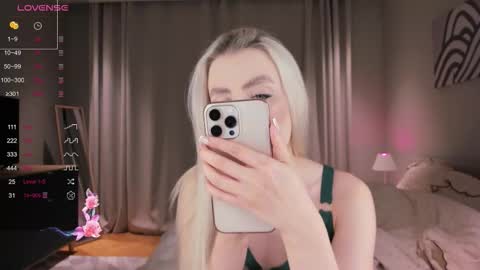 Alexandra online show from November 18, 10:00 pm