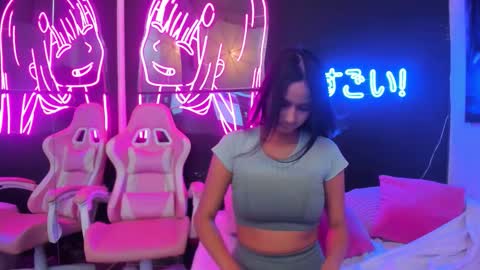 staarlightt online show from February 10, 12:24 am