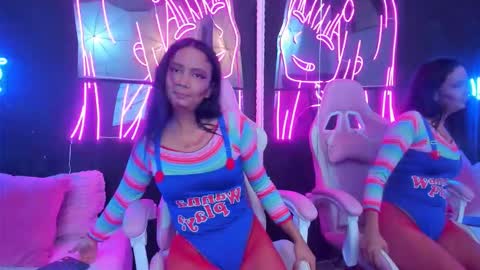 staarlightt online show from October 24, 12:06 am