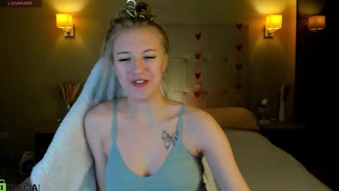 Stacy Mon Tue Wed Thu Fri Sun GMT GMT 3 1000am - 0400pm  online show from February 16, 9:20 am