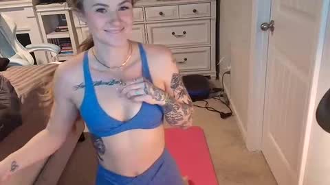 Hannah Lee online show from February 11, 2:57 pm