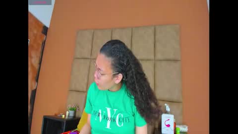 Estrella online show from March 5, 12:00 pm