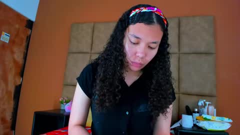 Estrella online show from February 5, 4:37 pm