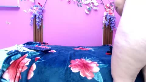 alejandra online show from May 4, 7:50 pm
