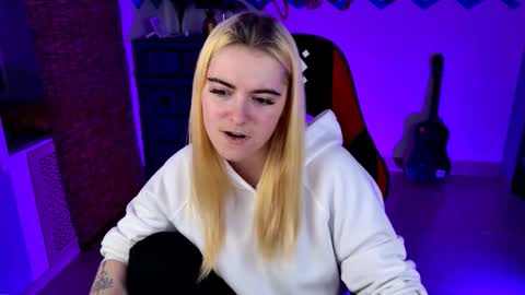 stef_nicks online show from September 13, 10:01 am