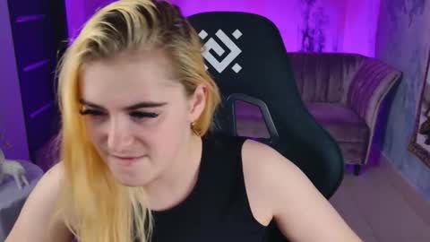 stef_nicks online show from September 21, 10:03 am