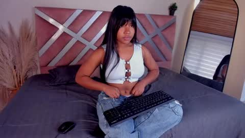 Stefanny  online show from April 8, 1:02 pm