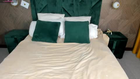 Stella Leee online show from April 12, 11:28 pm