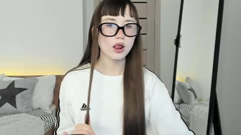 stella_sunny online show from April 13, 8:20 pm