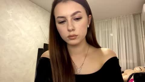 Stephani online show from March 25, 3:15 pm