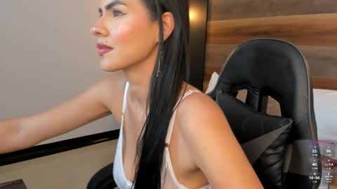 S T E P H A N Y A online show from November 19, 7:14 pm