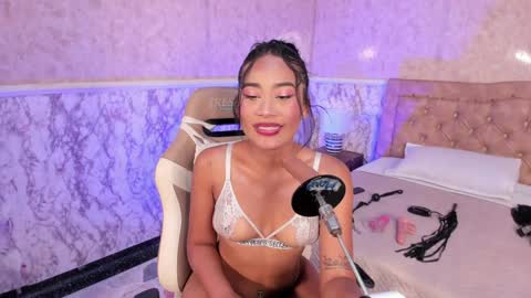 Stormy  online show from March 31, 4:56 am