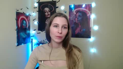 Amalia online show from December 15, 3:06 pm