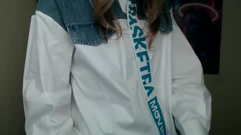 Amalia online show from March 7, 2:23 pm