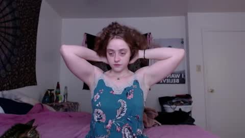 Strawberrylotsacake online show from March 10, 3:49 pm