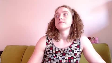 Strawberrylotsacake online show from October 20, 5:05 pm