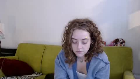 Strawberrylotsacake online show from December 17, 4:11 pm